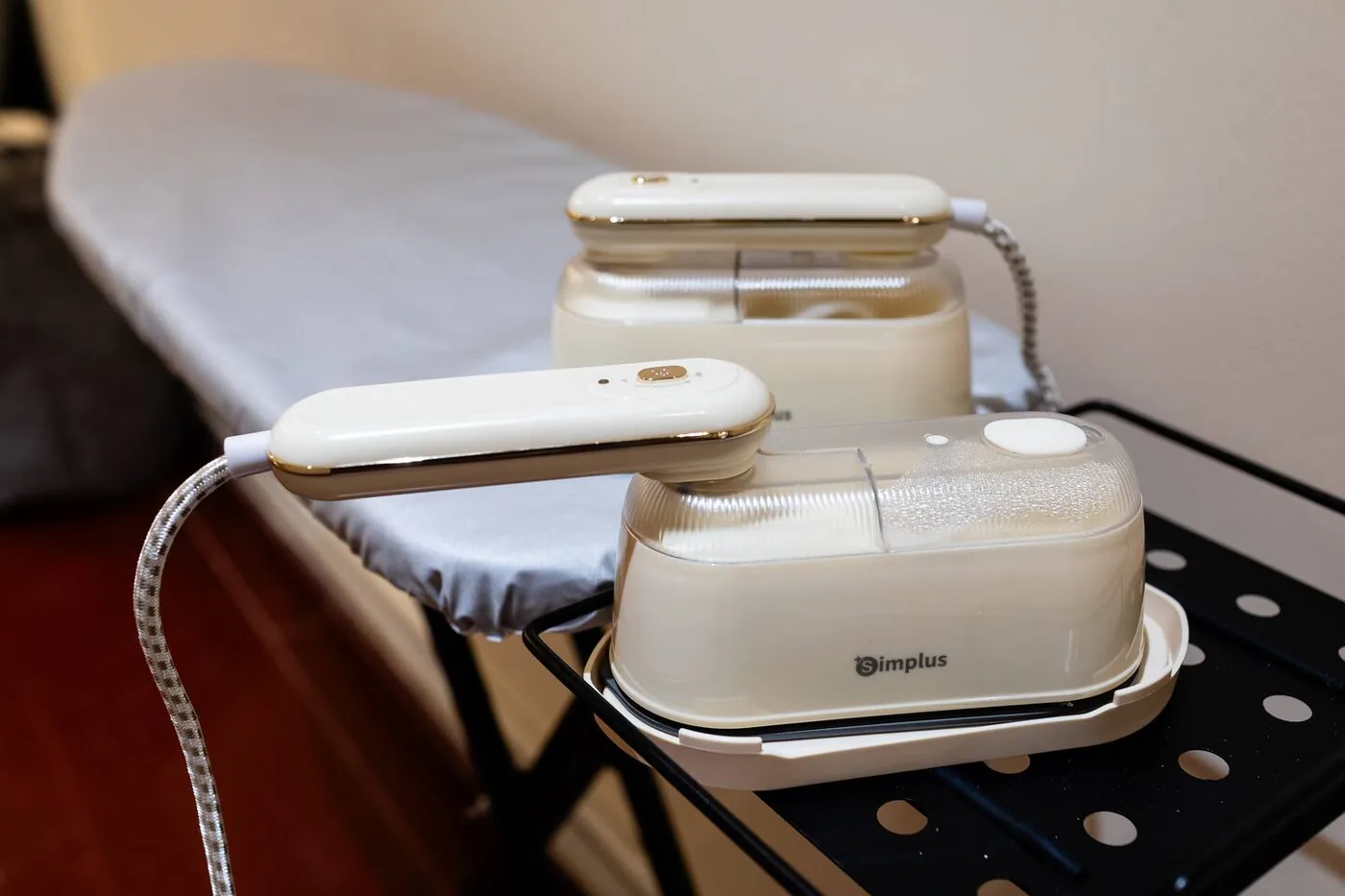 Steam irons at Commune Lane Guesthouse